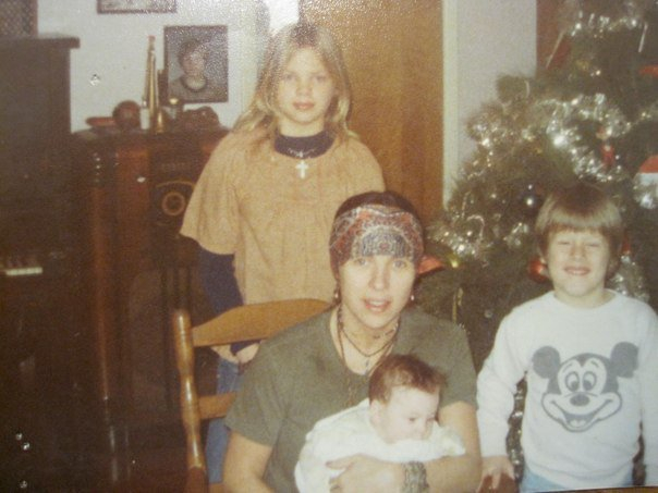 Christmas Family Picture - 1976 - 26163_363304891397_6467067_n